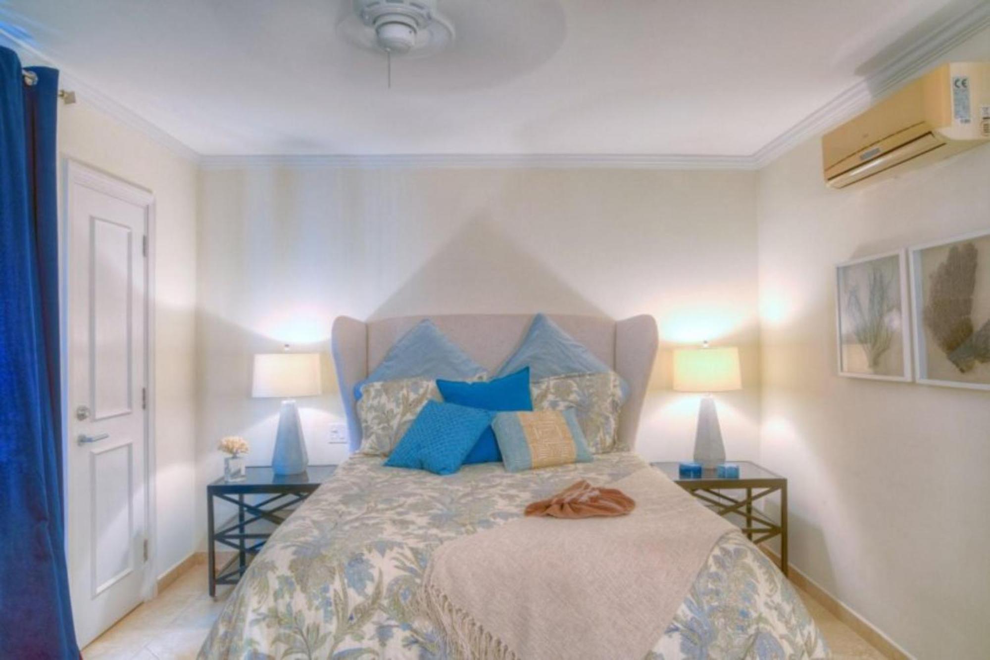 Sapphire Beach Condos Christ Church Habitación foto